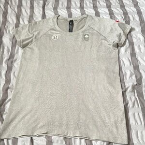Lululemon Canada swiftly shirt